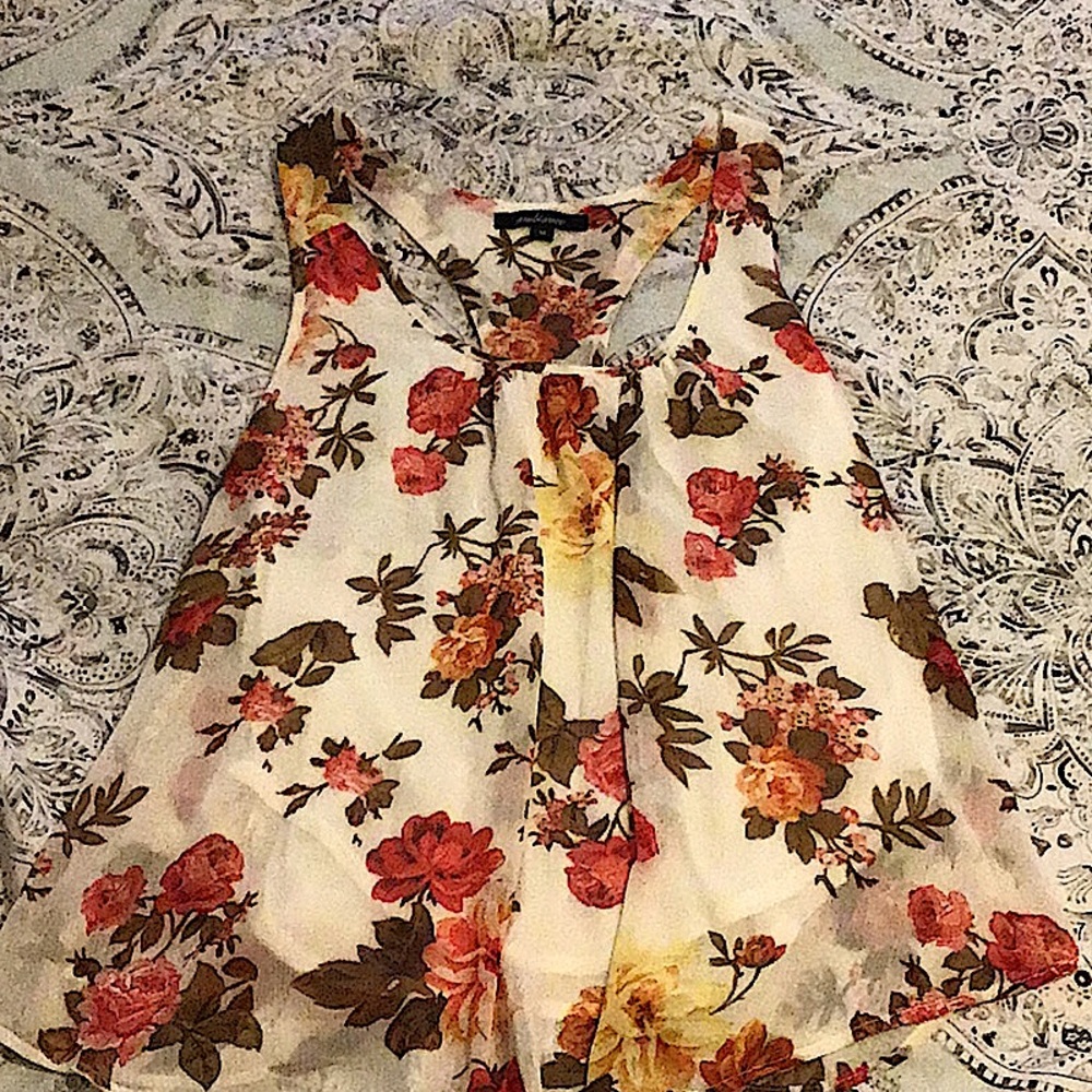 Ambiance sleeveless top SZ M